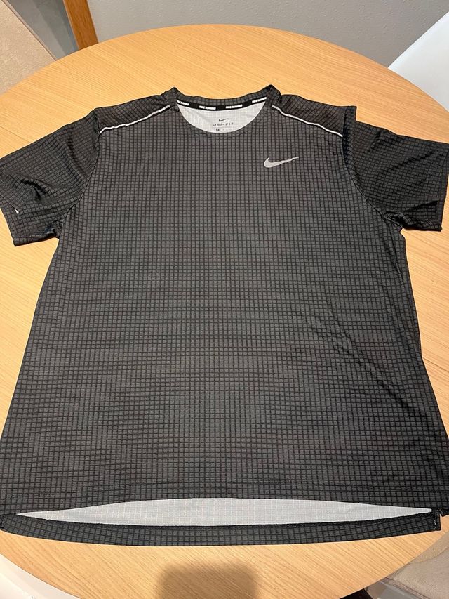 Camiseta deportiva Nike M