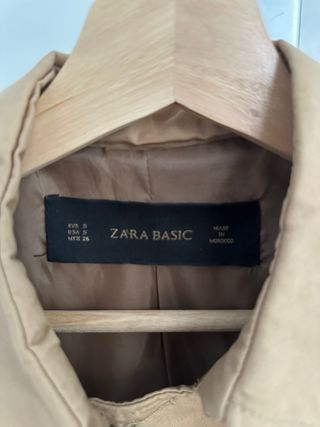 Gabardina corta Zara Beige
