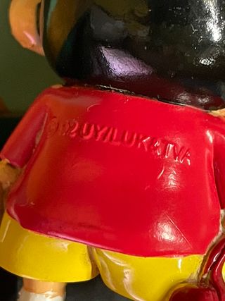 Shin-chan con chichón en la cabeza 1992