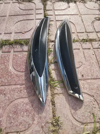 Embellecedor Laterales Piaggio Beverly 125