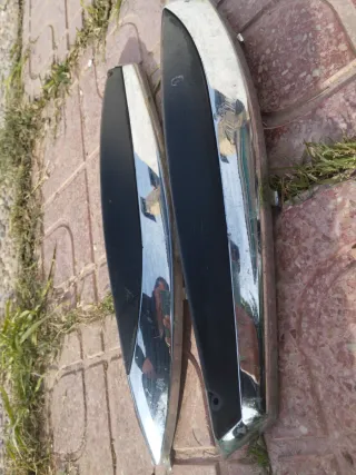 Embellecedor Laterales Piaggio Beverly 125