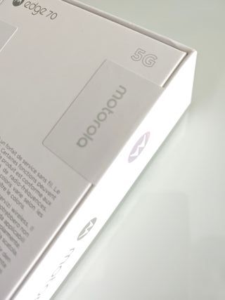 Motorola Edge 70 Cinza Pantone - Novo