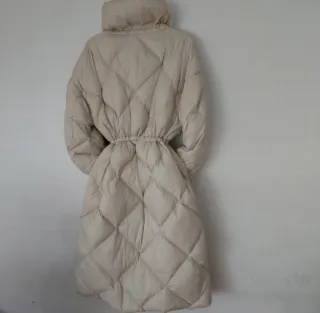 Chaqueta de plumas beige crema