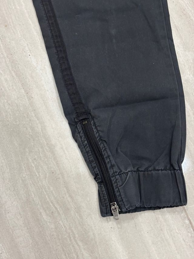 Pantalones cargo negros hombre