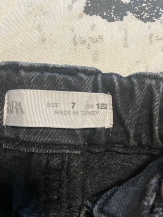 Pantalón vaquero niño gris oscuro. talla 7