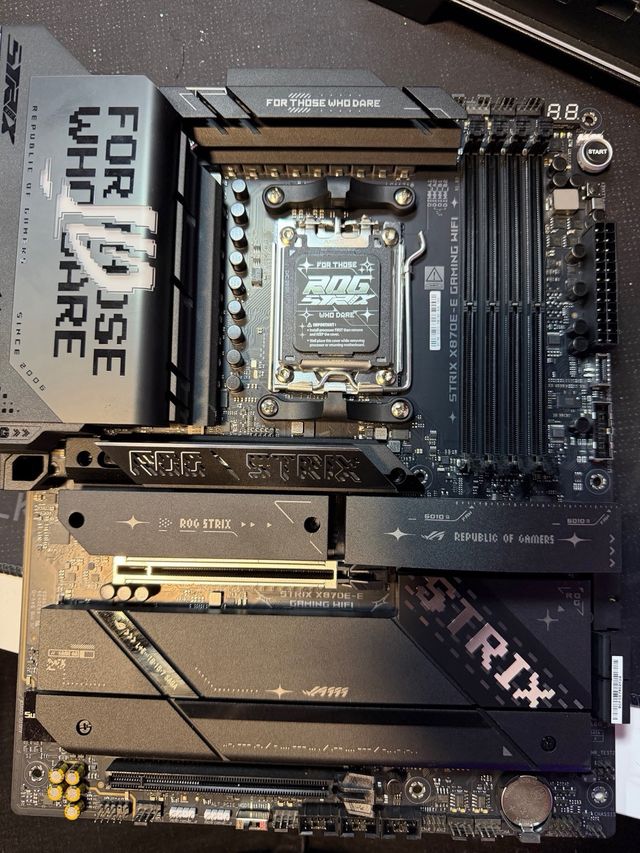 Placa Base ASUS ROG STRIX X870E-E Gaming WiFi