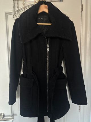 Abrigo Zara Basic Negro