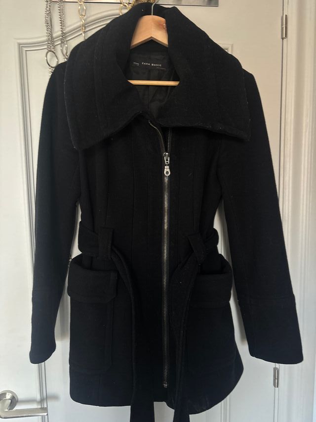 Abrigo Zara Basic Negro