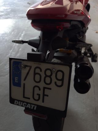 Ducati Monster 1200s