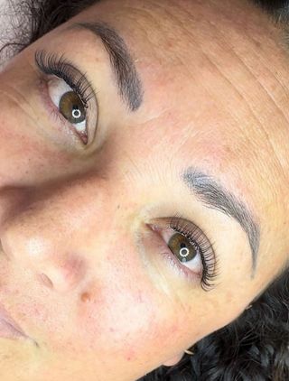 CURSO DE EXTENSIÓN DE PESTAÑAS