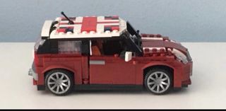 Coche deportivo de construcción con minipiezas