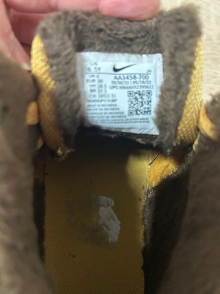 Zapatillas Nike altas marrones y beige