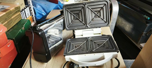 Tostadora Ufesa TOP 2 y sanguichera .