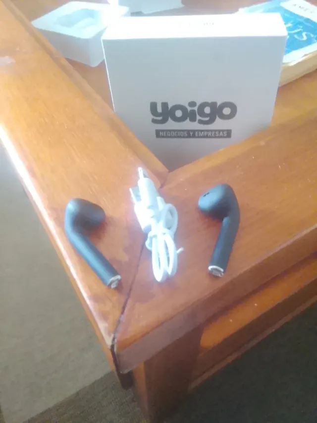 Cascos Inalámbricos Yoigo con Cargador Original