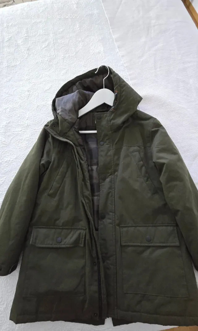 Abrigo niño verde talla 10