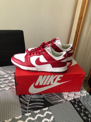 Nike Dunk Rojo y Blanco