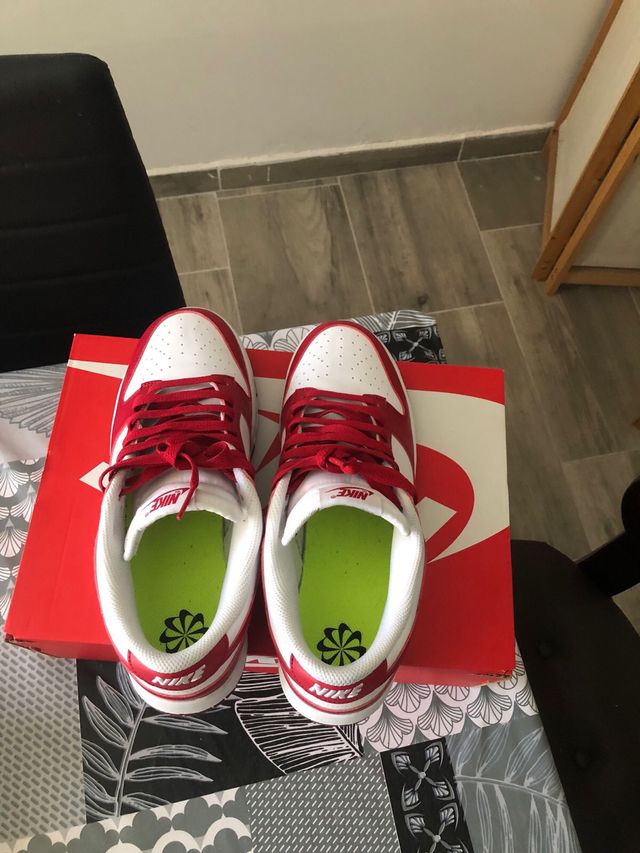 Nike Dunk Rojo y Blanco