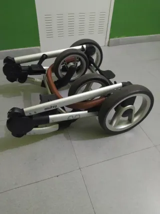 Carro Trio Mutsy EVO.Capazo+silla paseo y coche