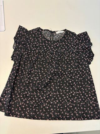 Camiseta Mango flores negra y rosa Talla 13-14