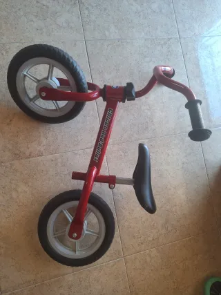 Bicicleta de equilibrio roja Chicco