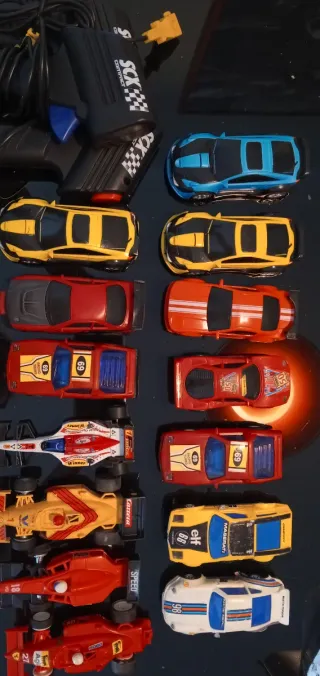 Lote Coches Scalextric y Carreras más tres mandos