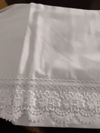 Juego sábanas bordadas y encaje