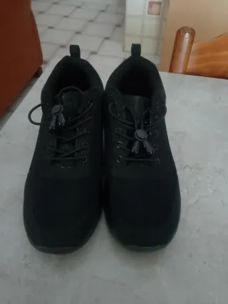 Scarpe comode nere lavoro barman camminare