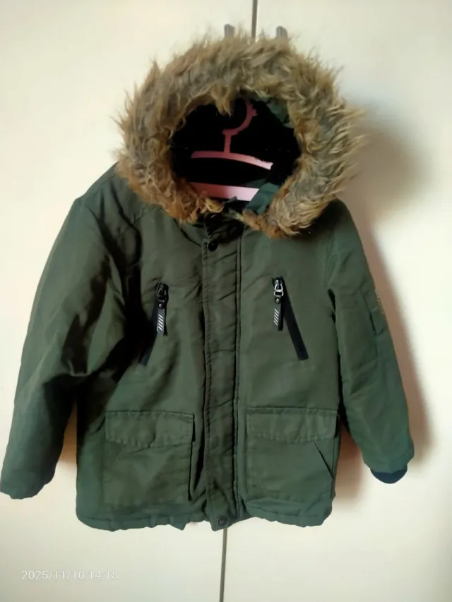Chaqueta verde forro pelitos talla 5 años