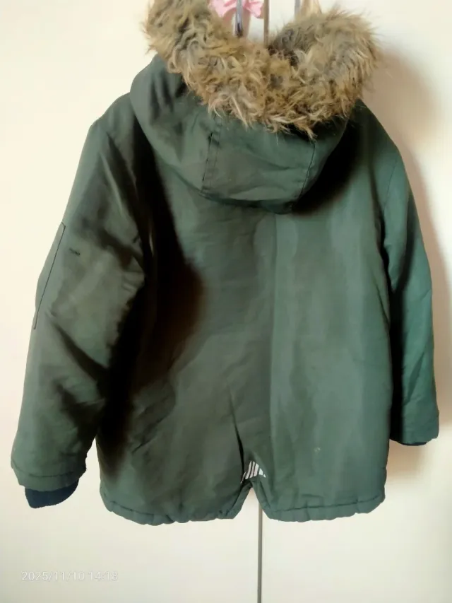 Chaqueta verde forro pelitos talla 5 años
