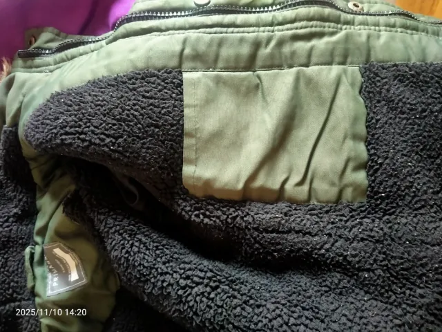 Chaqueta verde forro pelitos talla 5 años