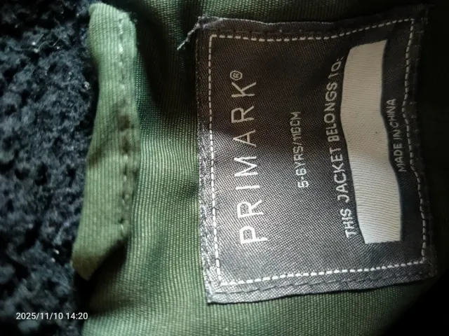 Chaqueta verde forro pelitos talla 5 años