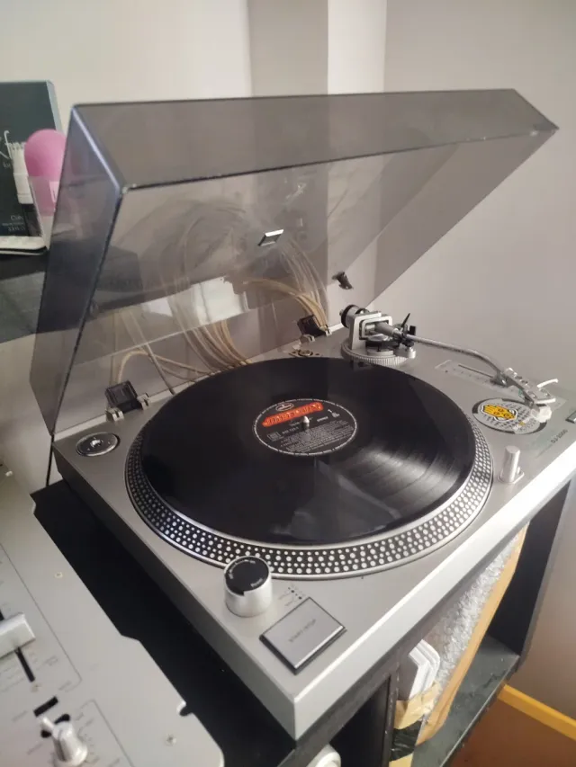 2 Platos Tocadiscos Giradiscos y Mesa de Mezclas