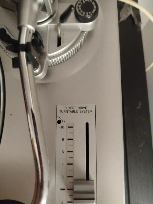 2 Platos Tocadiscos Giradiscos y Mesa de Mezclas