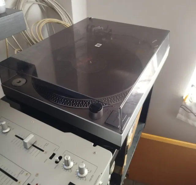 2 Platos Tocadiscos Giradiscos y Mesa de Mezclas