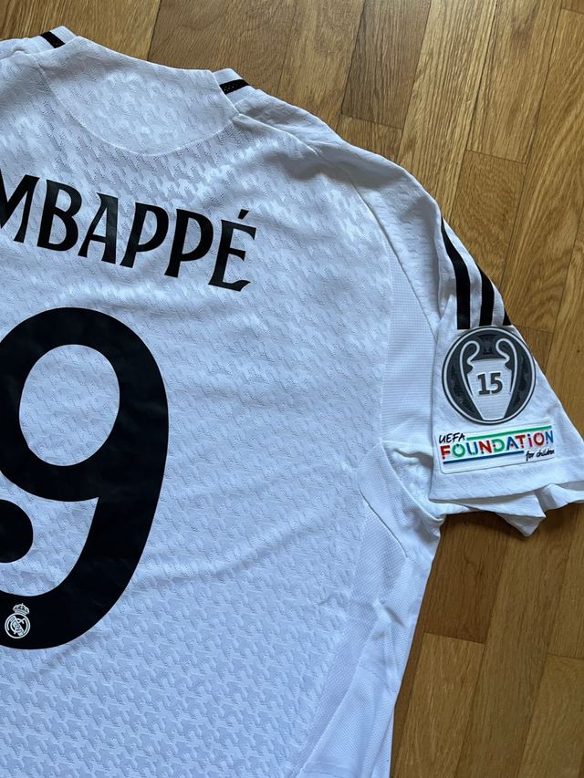 Camiseta Original Real Madrid Mbappe 9 UCL