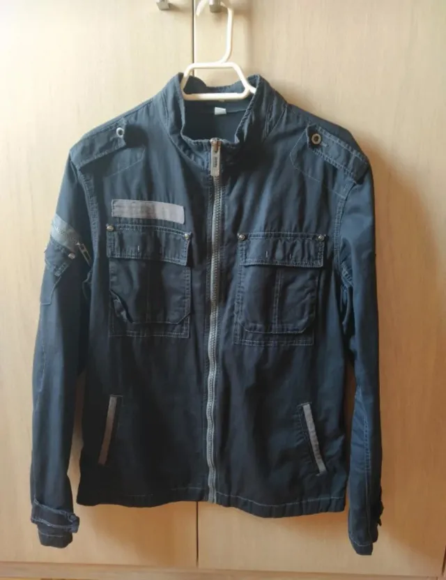 Chaqueta Bershka Negra