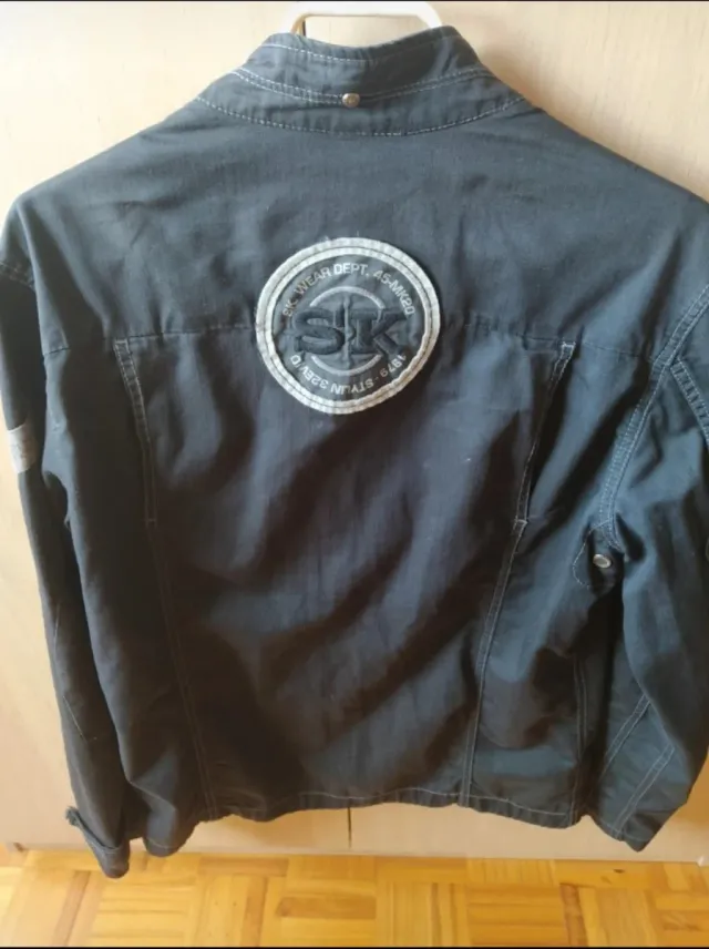 Chaqueta Bershka Negra