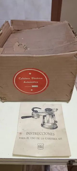 Antigua cafetera italiana eléctrica