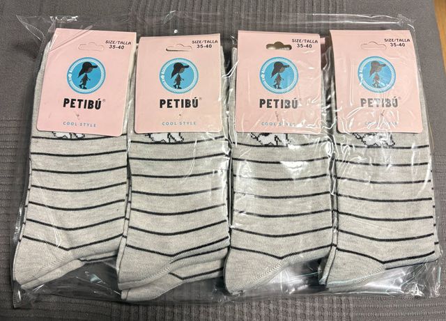 12 pares de calcetines con dibujos de perritos