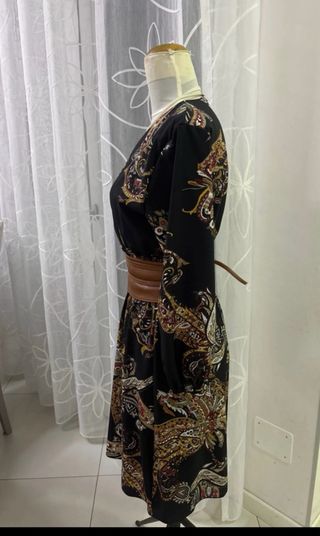 Abito scollo V fantasia paisley