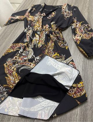 Abito scollo V fantasia paisley