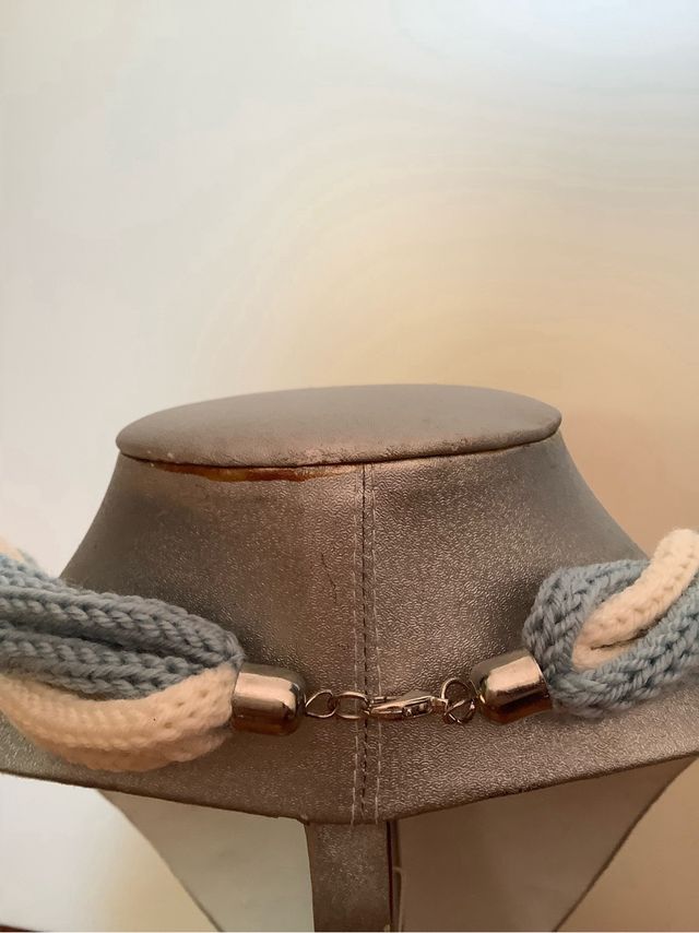 Collana lana Merino multi filo blu e bianca