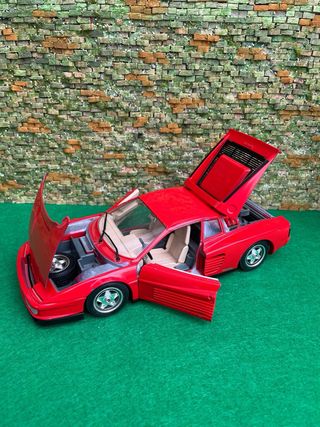 Ferrari Testarossa 1984 – Burago – Escala 1:18