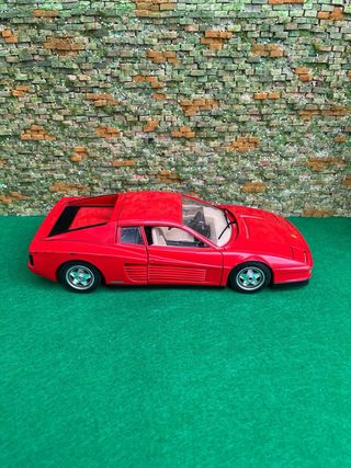 Ferrari Testarossa 1984 – Burago – Escala 1:18