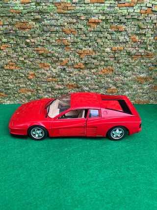 Ferrari Testarossa 1984 – Burago – Escala 1:18