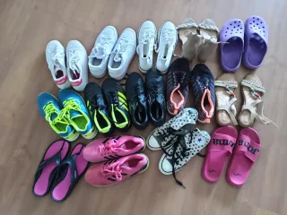 Zapatillas  de varios modelos y tallas... Unidad