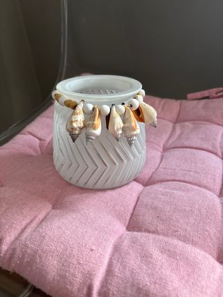 Vaso decorativo conchas y cuentas