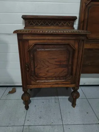 Pareja Mesillas y Cabecero Madera Maciza para rest