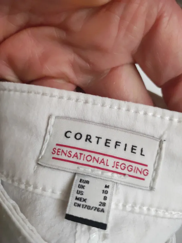 Pantalones negros y azul De regalo el blanco