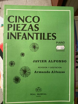 Cinco Piezas Infantiles piano